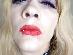 Tgirl, lipstick application